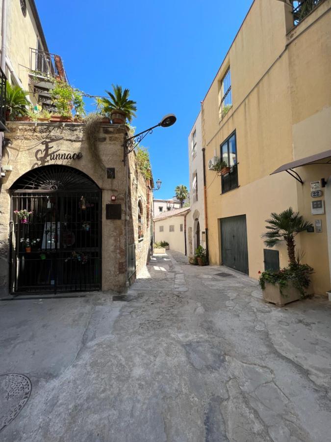 Vicolo Del Vento Stanza Scirocco Hotell Palermo Eksteriør bilde